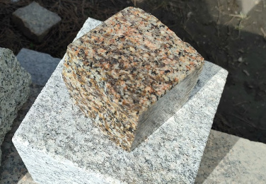 Cięte kostki kamienne - granitowe